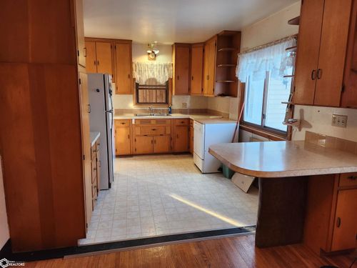 407 E State Street, Toledo, IA, 52342 | Card Image