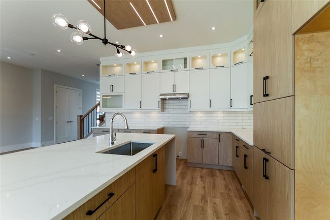 10897 Morrisette Pl, House other with 6 bedrooms, 5 bathrooms and 4 parking in Maple Ridge BC | Image 8