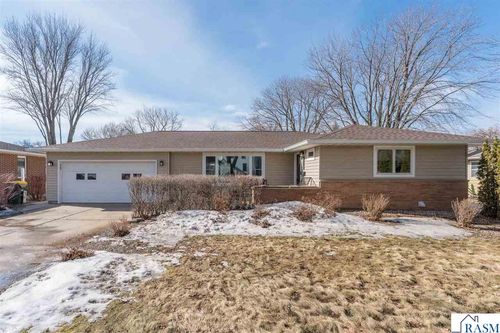 235 Ne Drew Avenue, Madelia, MN, 56062 | Card Image