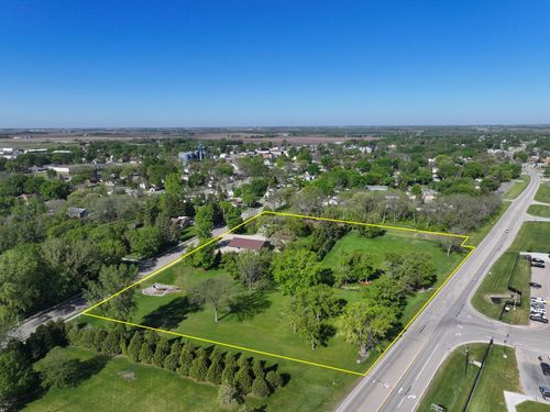 406 2nd St Ne, Dodge Center, MN, 55927-9124 | Card Image