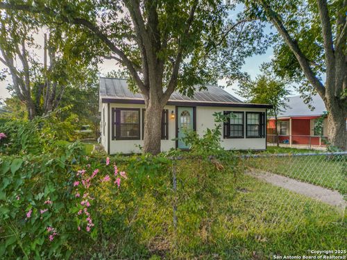 203 W San Antonio Ave, Boerne, TX, 78006-2269 | Card Image