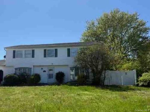 4 Rustic Ave, Medford, NY, 11763-4421 | Card Image