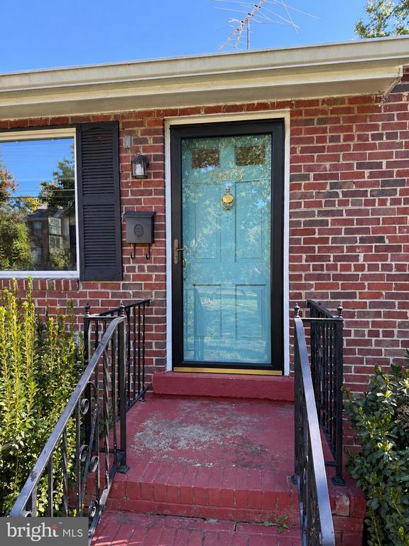 Residential Lease in ALEXANDRIA 3
