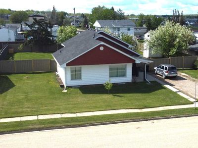 4420 52 Ave, House detached with 6 bedrooms, 2 bathrooms and 4 parking in Valleyview AB | Image 1