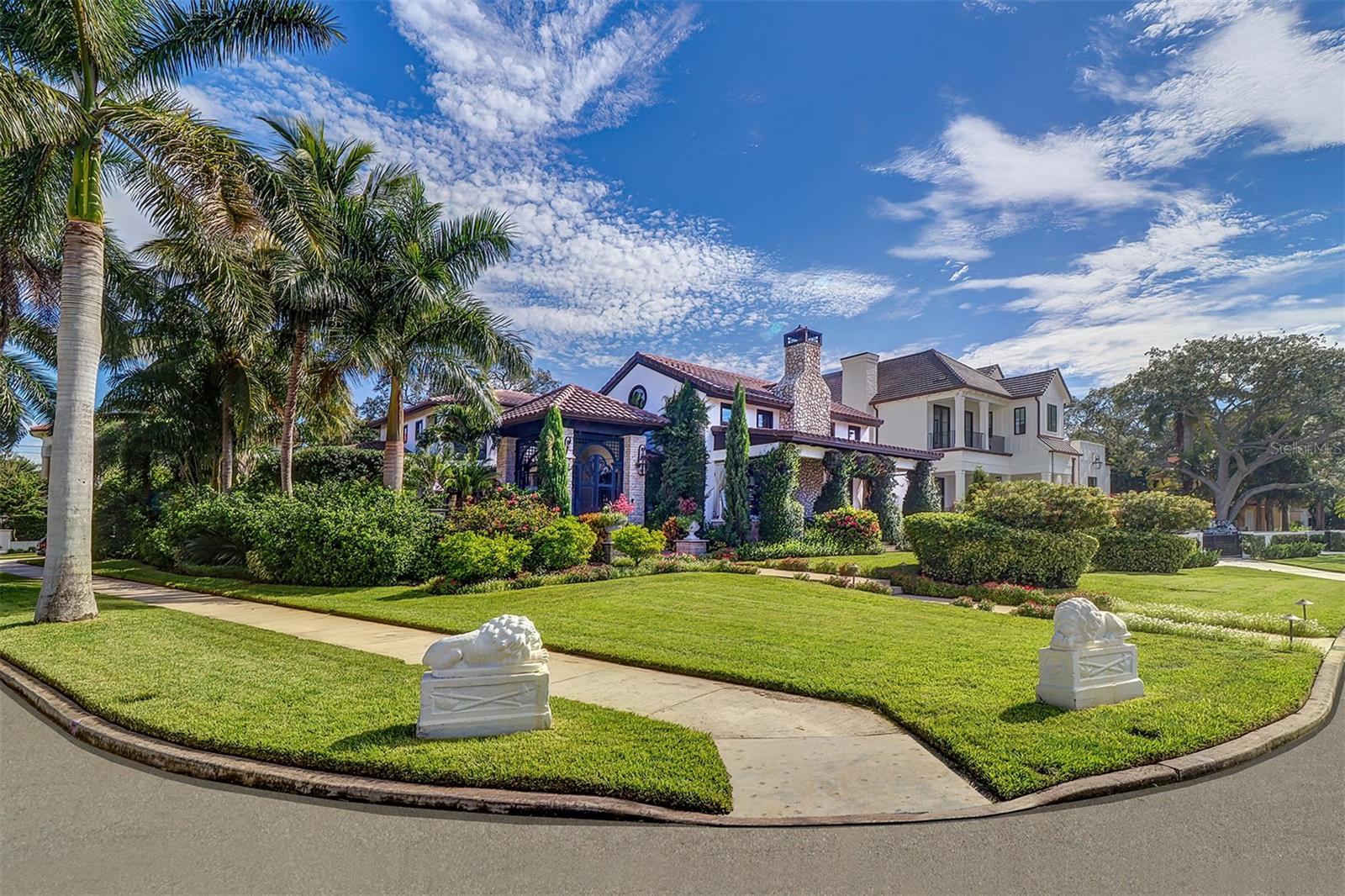 Brightwaters Blvd, Saint Petersburg, FL 33704