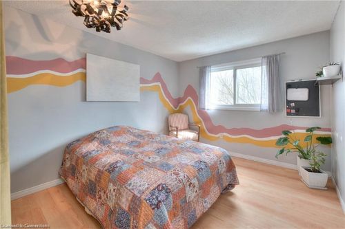 25-29 Paulander Dr, Kitchener, ON, N2M5L2 | Card Image