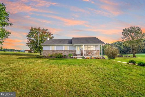 1398 Manor Rd, WINDSOR, PA, 17366-9148 | Card Image