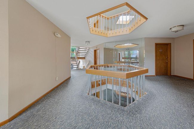 5 Hall.jpg | Image 5