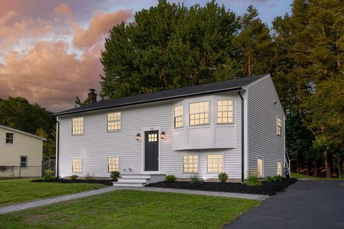 12 Edgewood Rd, Middleton, MA, 01949-2338 | Card Image