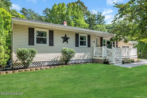 19 Blue Spruce Dr, Jackson, NJ, 08527-3302 | Card Image