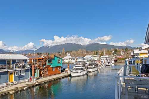 29-415 Esplanade Ave, North Vancouver, BC, V7M1A5 | Card Image