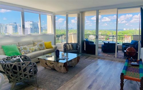 804-6422 Collins Ave, Miami Beach, FL, 33141-4658 | Card Image