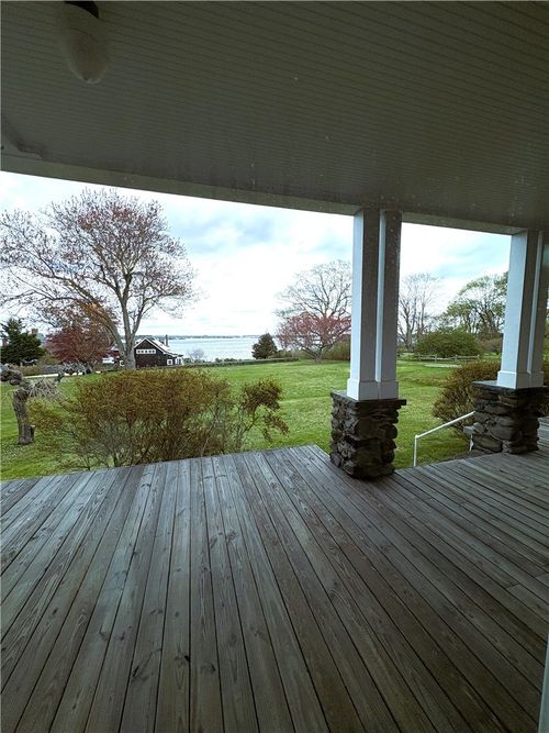 39 Walcott Ave, Jamestown, RI, 02835-2938 | Card Image