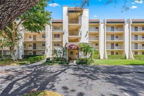 305-9430 Poinciana Pl, Davie, FL, 33324-4854 | Card Image