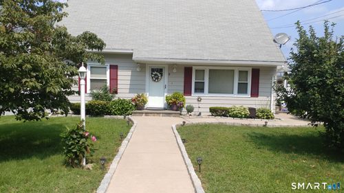 11 Cribbins Ave, Shelton, CT, 06484-2203 | Card Image