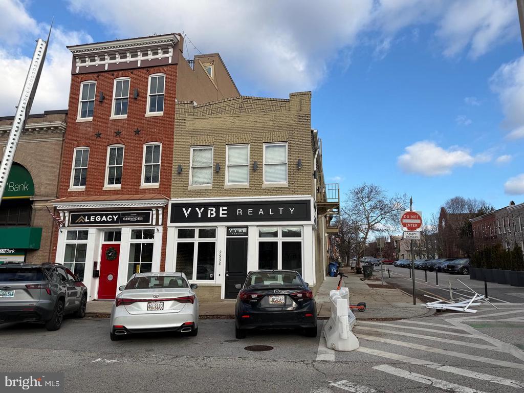Commercial Sale in BALTIMORE 2