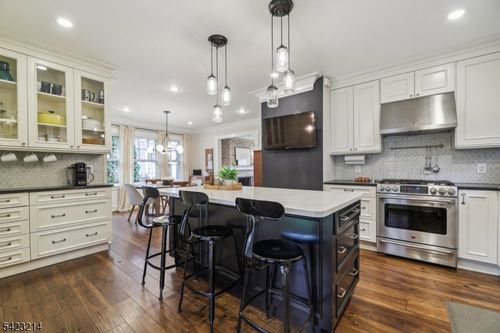 256 Prospect St, South Orange, NJ, 07079-1833 | Card Image