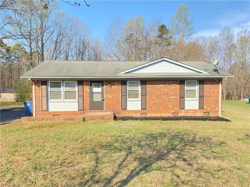 268 Young Rd, Stoneville, NC, 27048-8365 | Card Image