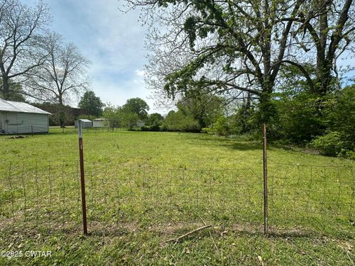 530 N Mccombs St, Martin, TN, 38237-2162 | Card Image