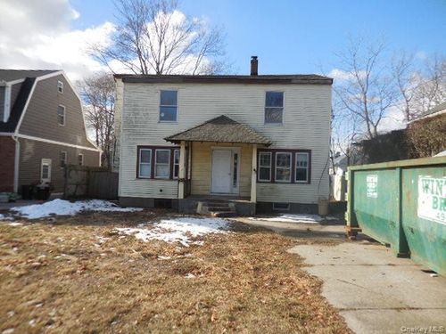 306 Greeley Ave, Sayville, NY, 11782-2309 | Card Image