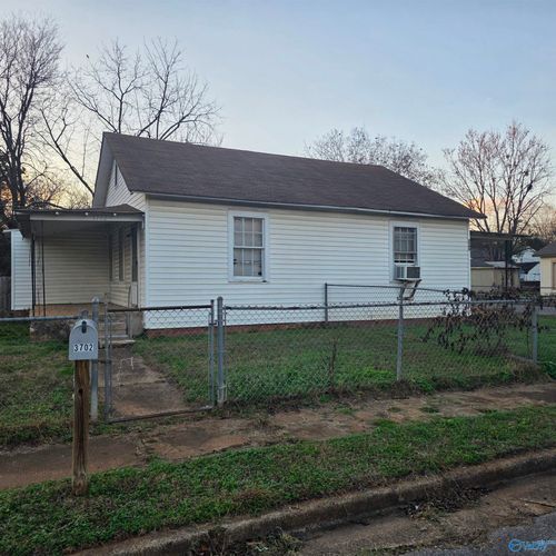 3702 Fairview St Sw, Huntsville, AL, 35805-5045 | Card Image