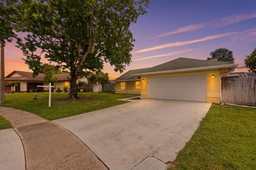 145 Roycourt Cir, Royal Palm Beach, FL, 33411-8208 | Card Image