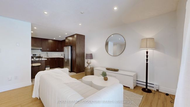 54 - 15 Pebble Byway, Condo with 3 bedrooms, 1 bathrooms and null parking in North York ON | Image 4