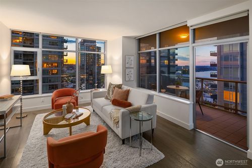 3002s-588 Bell St, Seattle, WA, 98121-3975 | Card Image