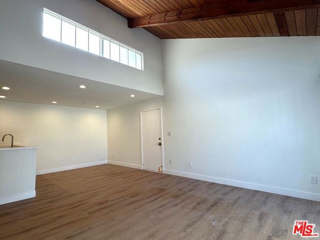 237 - 8601 International Ave, Condo with 2 bedrooms, 1 bathrooms and 1 parking in Canoga Park CA | Image 5