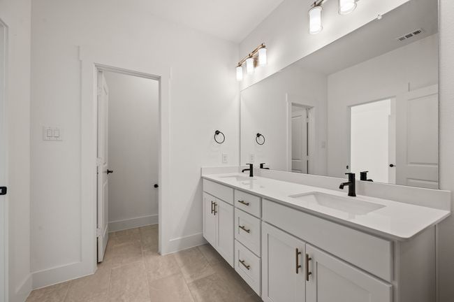 Plenty of room for two in this beautiful new owner's bath. | Image 13
