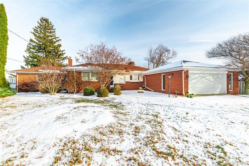 27627 Elba Dr, Grosse Ile, MI, 48138-1905 | Card Image