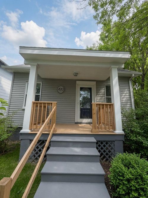 490 E Oakland Ave, Columbus, OH, 43202-3142 | Card Image