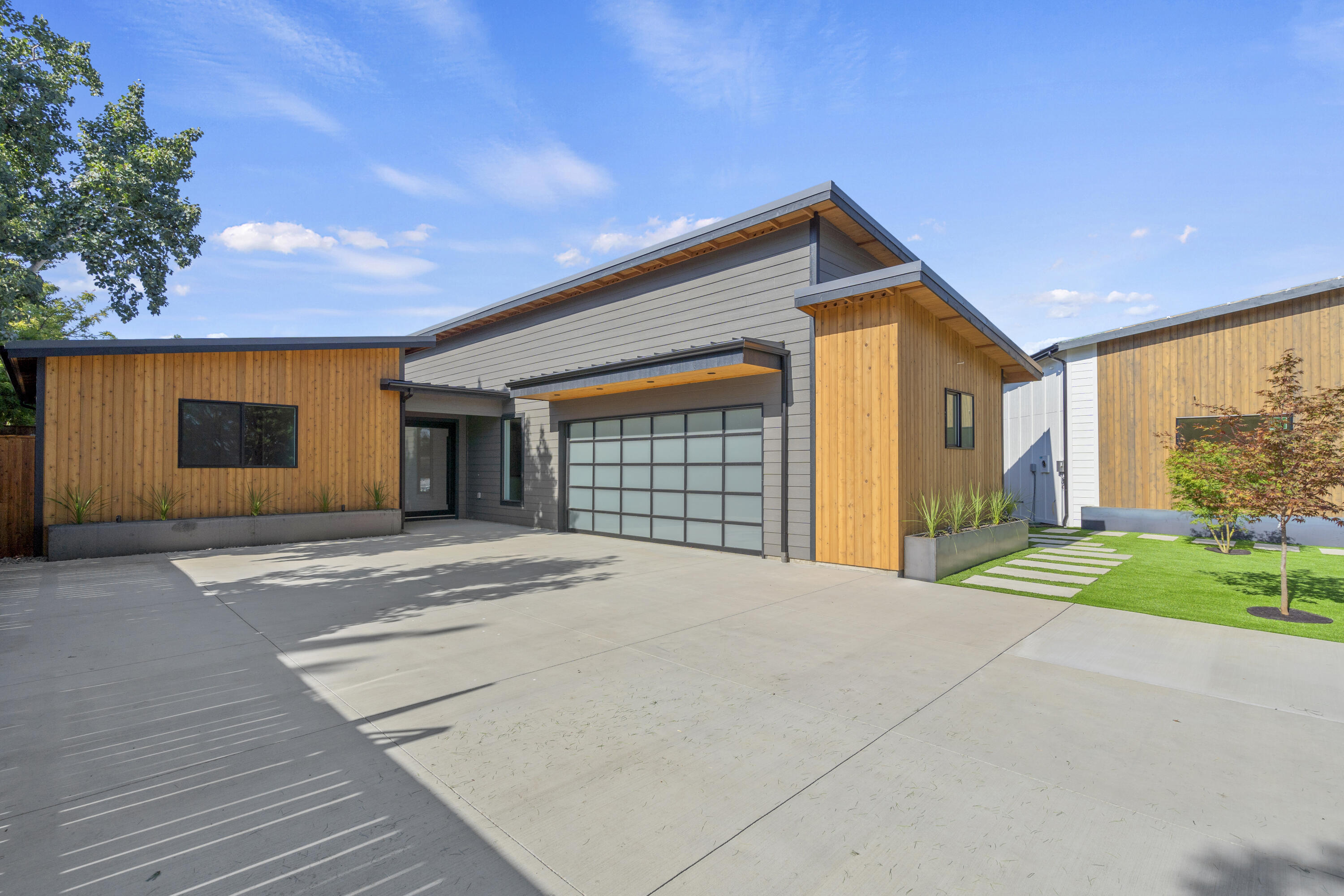 Fairfax St, Medford, OR 97504