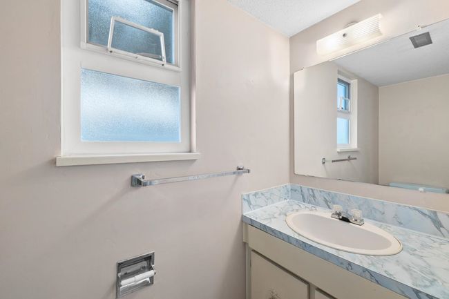 1605 Hemlock Pl, House other with 3 bedrooms, 3 bathrooms and 6 parking in Port Moody BC | Image 20