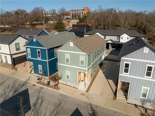 146 E South St, Fayetteville, AR, 72701-6108 | Card Image