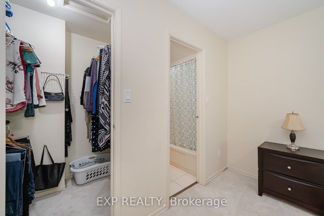 80 - 60 Hanson Rd, Condo with 4 bedrooms, 2 bathrooms and 1 parking in Mississauga ON | Image 19