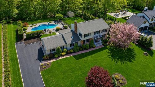 112 Urban Club Road, Wayne, NJ, 07470 | Card Image