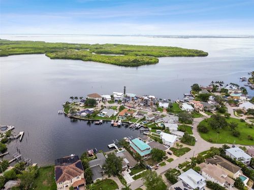 1907 Arrowhead Dr Ne, ST PETERSBURG, FL, 33703-1903 | Card Image