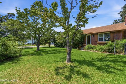 408 S Fifth St, Swansboro, NC, 28584-9002 | Card Image
