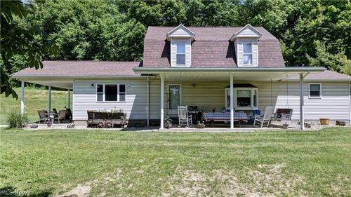 7736 Fort Laurens Rd Nw, Strasburg, OH, 44680-9051 | Card Image