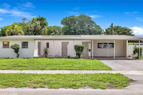 650 Ne 178th St, Miami, FL, 33162-1123 | Card Image
