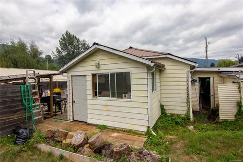 32 Poplar St, Lake Cowichan, BC, V0R2G0 | Card Image