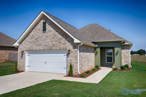 150 Elledge Farm Dr, Hazel Green, AL, 35750-7939 | Card Image