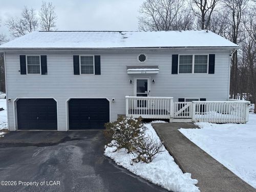 216 Bear Run Dr, DRUMS, PA, 18222-1201 | Card Image