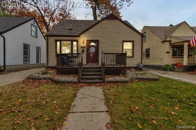 4149 Westpoint Street, Home with 3 bedrooms, 1 bathrooms and null parking in Dearborn Heights MI | Image 2