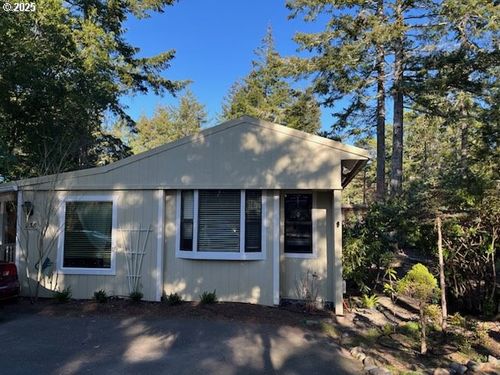 238 Horseshoe Bnd, Florence, OR, 97439-8772 | Card Image