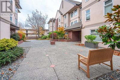 205 - 835 Selkirk Ave, Condo with 2 bedrooms, 2 bathrooms and 1 parking in Esquimalt BC | Image 3