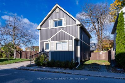 4769 Ryerson Cres, House other with 2 bedrooms, 2 bathrooms and 1 parking in Niagara Falls ON | Image 2