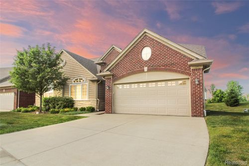 30475 Berghway Trl, Warren, MI, 48092-6332 | Card Image