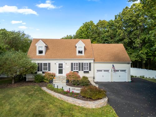 17 Megan Ln, Wallingford, CT, 06492-5266 | Card Image